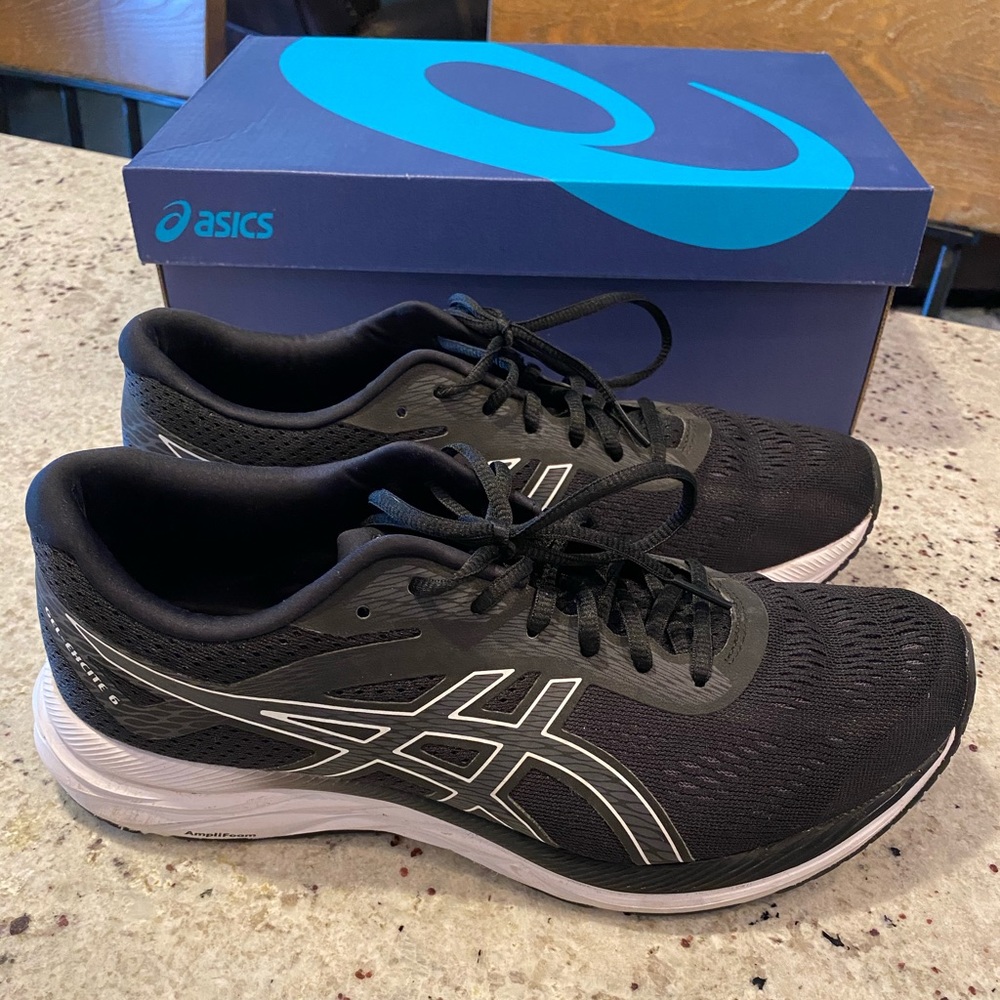 Women’s ASICS Gel-Excite 6 (size 11 wide)
